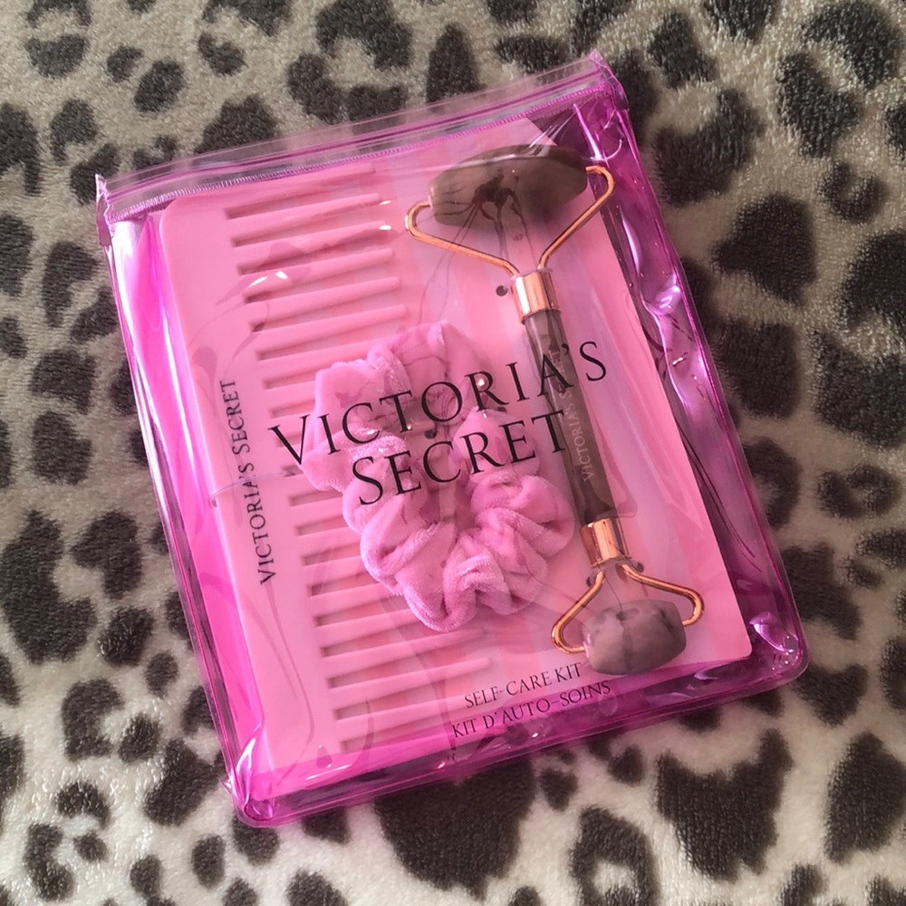 Victoria’s Secret Self Care Kit Jade Roller Comb Scrunchie